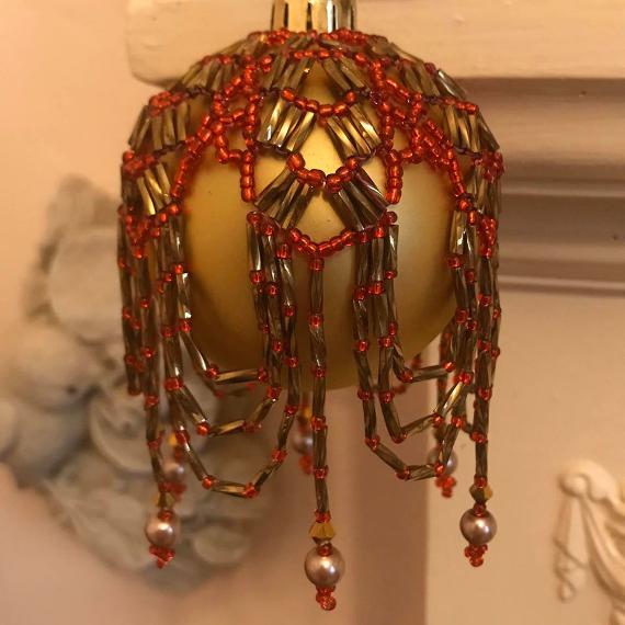 Red and gold Arabian Nights bauble.