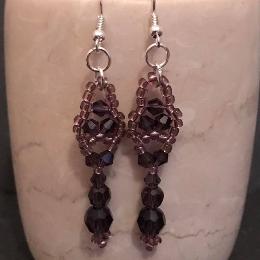 Blackcurrant drop earrings from the Purple Pendant Set pattern.