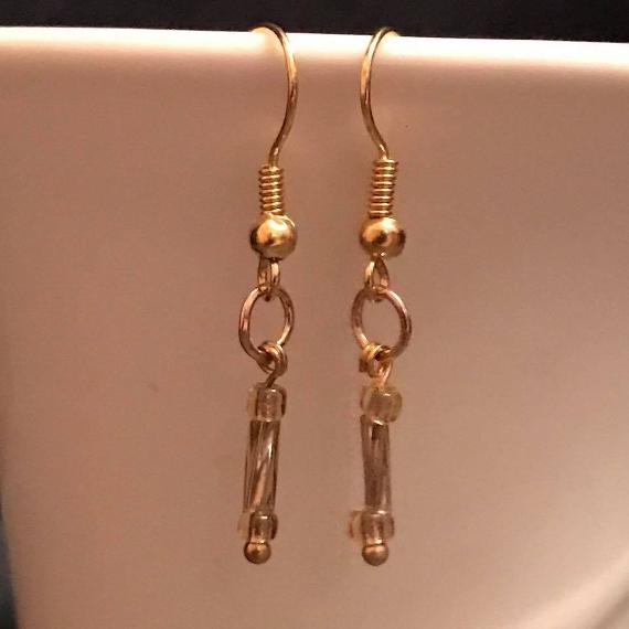 Easy earrings to match the gold lace necklace.